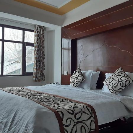 Hotel D Indian Kargil Bagian luar foto