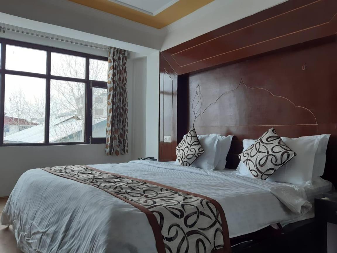 Hotel D Indian Kargil Bagian luar foto