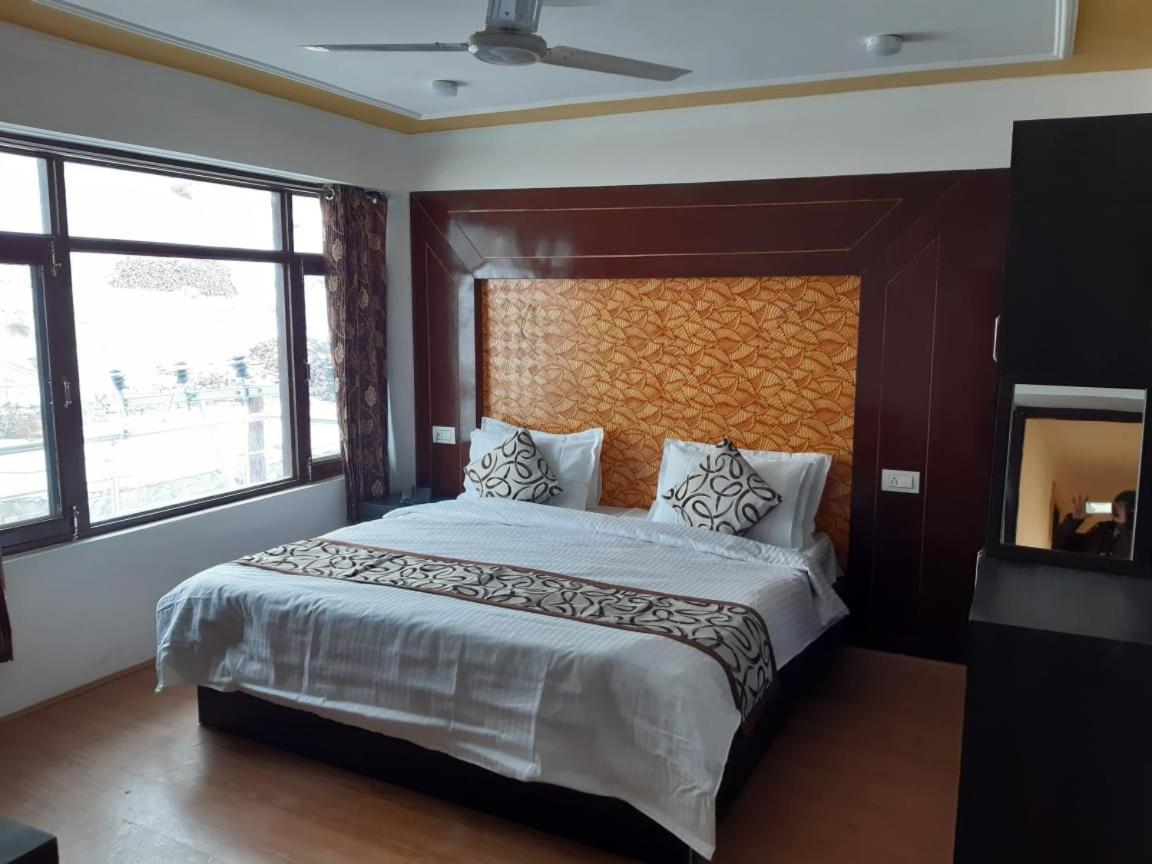 Hotel D Indian Kargil Bagian luar foto