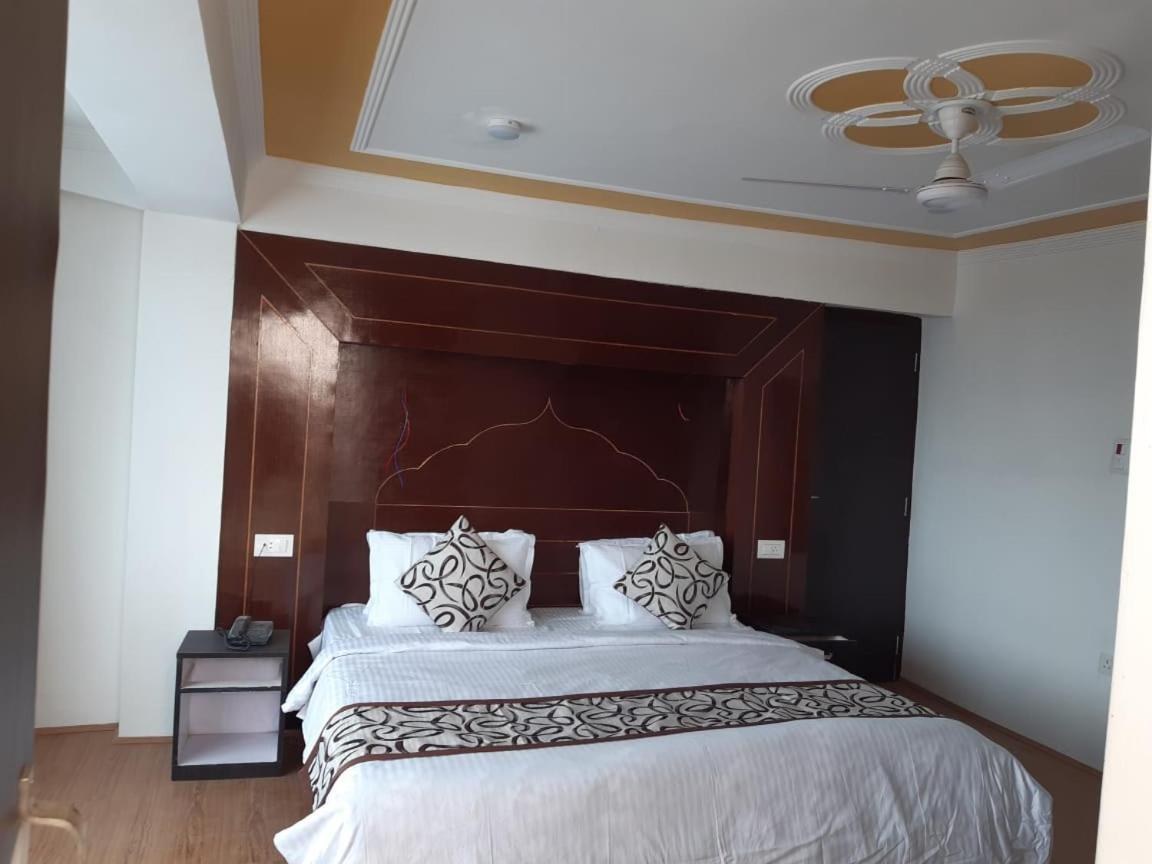 Hotel D Indian Kargil Bagian luar foto