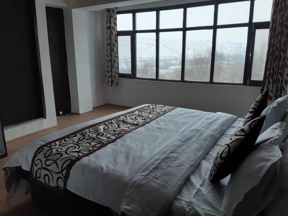 Hotel D Indian Kargil Bagian luar foto